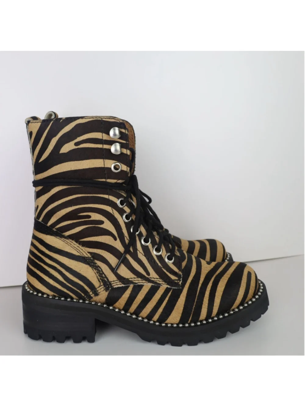 Aqua Women’s Tiger Print Jax Studded Hiker Combat Boots Lace Up Round Toe 5.5 - Picture 1 of 16